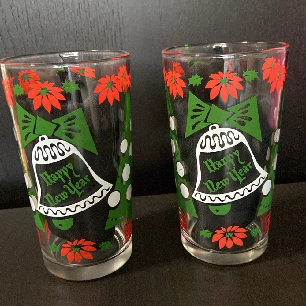 Vintage Christmas New Years MCM screen printed glasses 🎄🥂 Set of 2 in EUC.